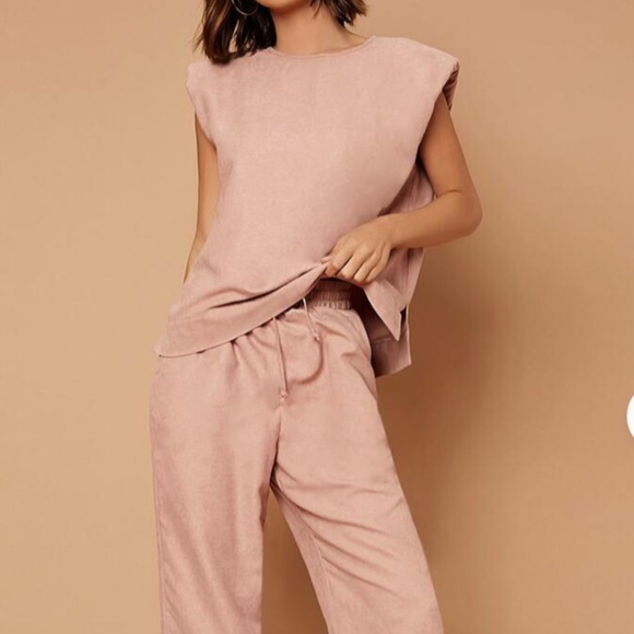 Padded shoulder split hem top and pants - Picture 1 of 4